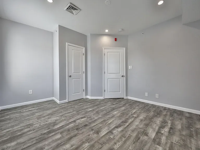 400 W Penn St #2 — Photo 29