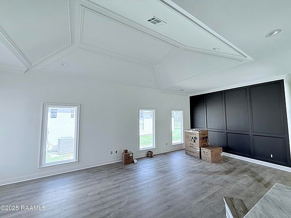 3rd image of 316 Berchman Oaks Dr