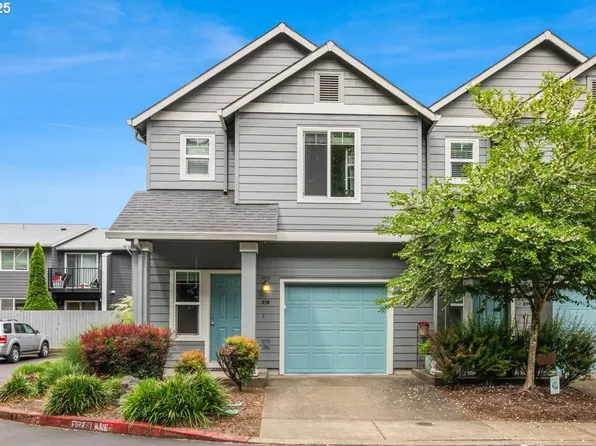 810 E 9th St APT E18, Newberg, OR 97132