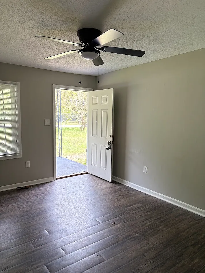 209 Morningside Drive - 1 — Photo 2