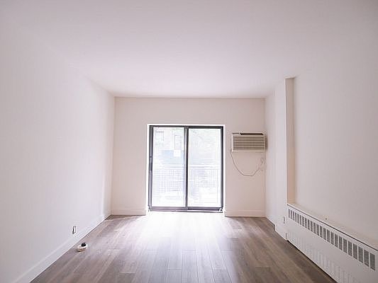 1st image of 211-213 E 73rd St #2H