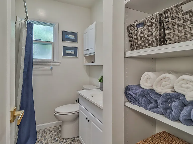 59 E Lewis St — Photo 18