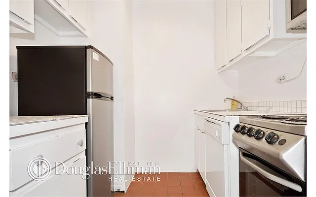 Sold by Douglas Elliman | media 12