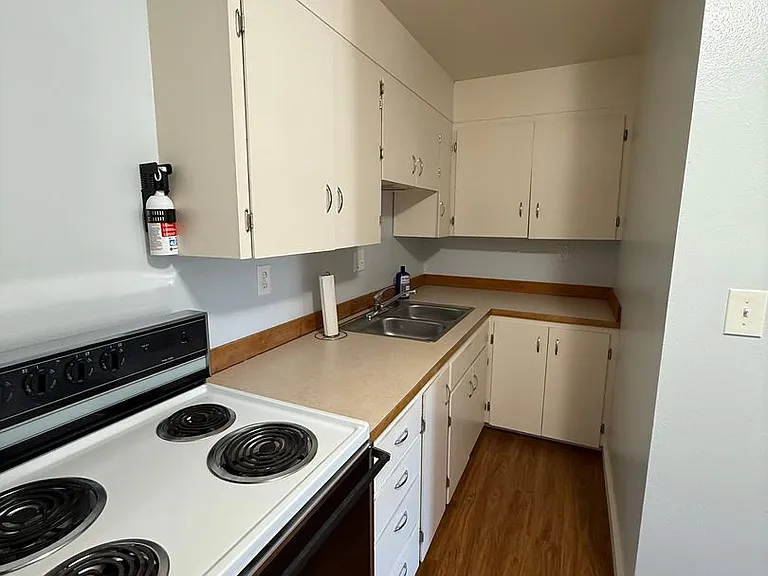 2439 Sherman Ave — Photo 3