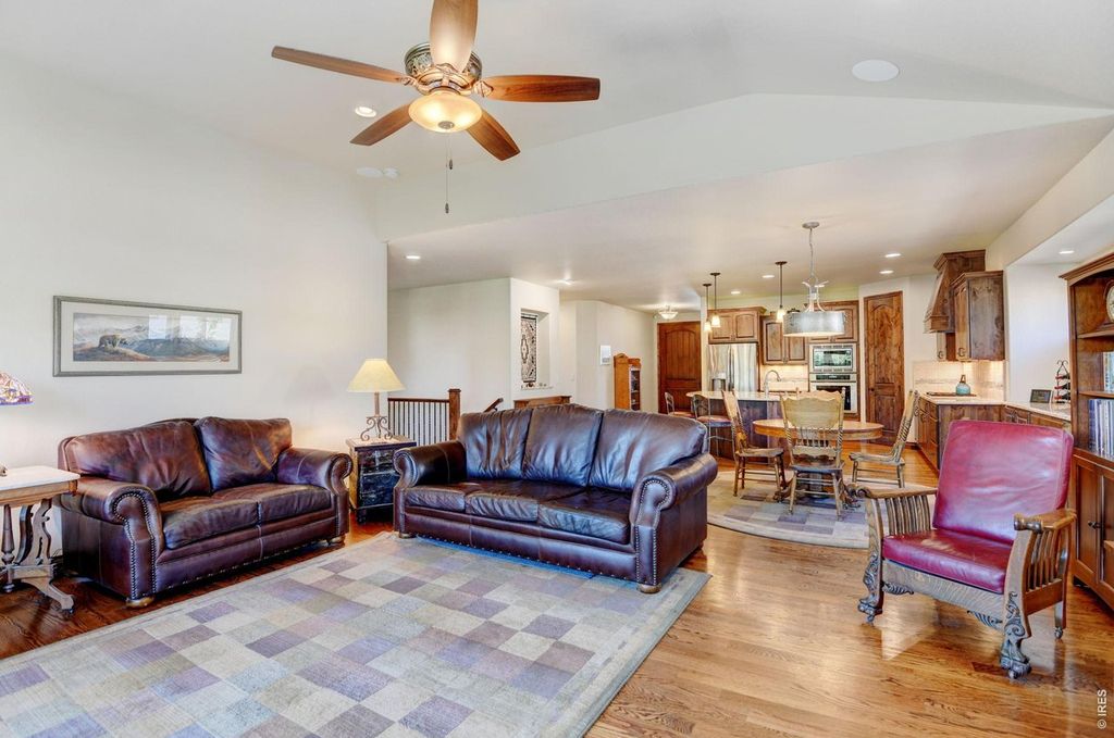 3817 Desert Rose Ct