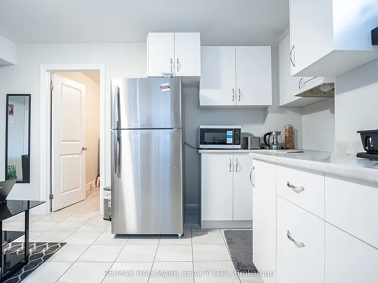 35 Roberta Dr #2 — Photo 4