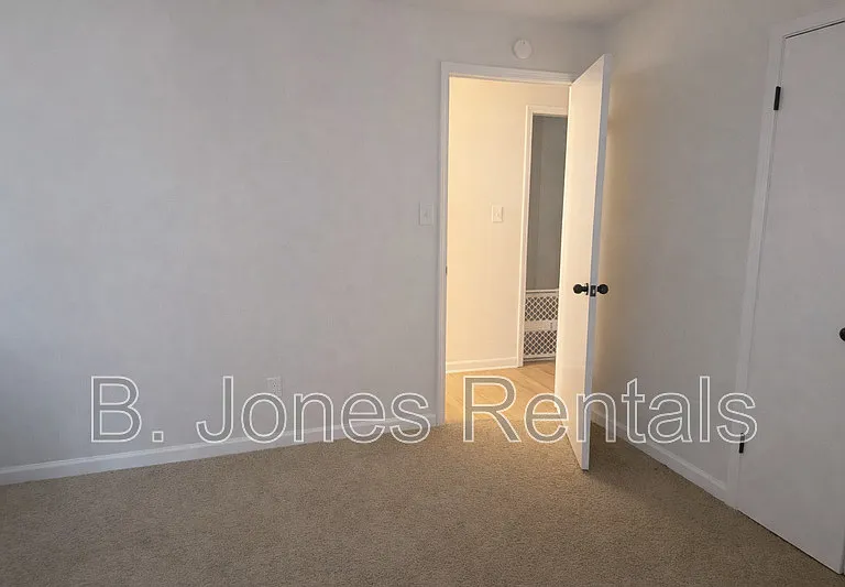30 Fairfield Dr — Photo 11