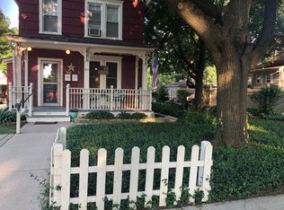 217 School St #1, Geneva, IL 60134