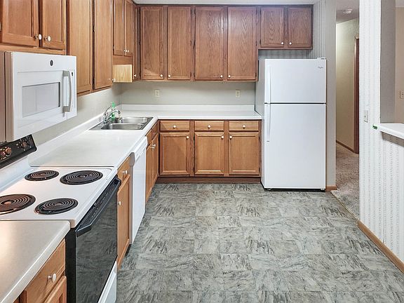4th image of 2351 27th St #2317