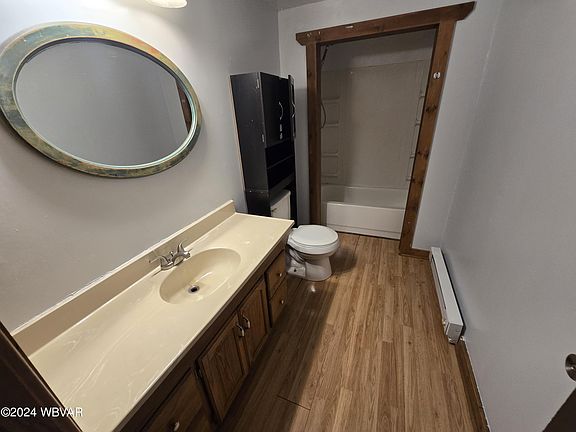 5th image of 409 Fairview St