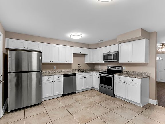 4th image of 4225 N Sandalwood Cir