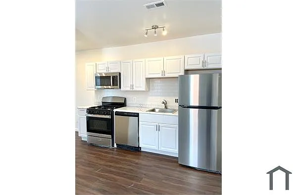 Building Photo - 5822 9th St NW #1