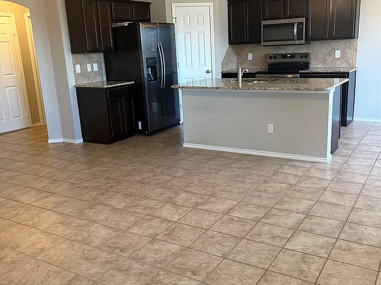 1801 Gigante Dr — Photo 3