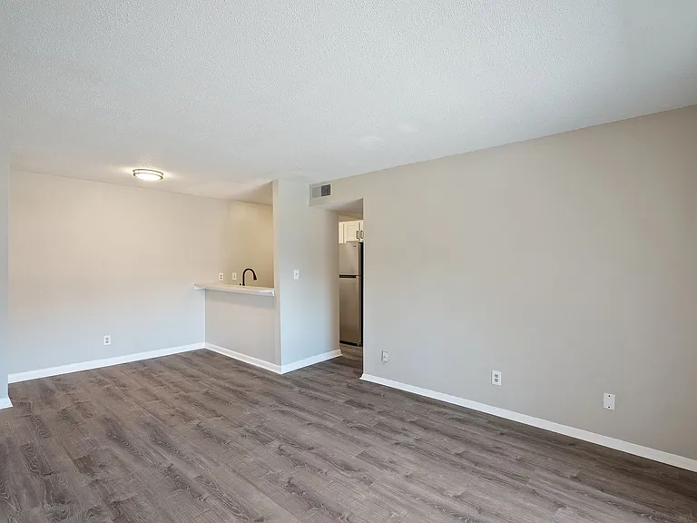 The Lotus Apartments — Photo 6