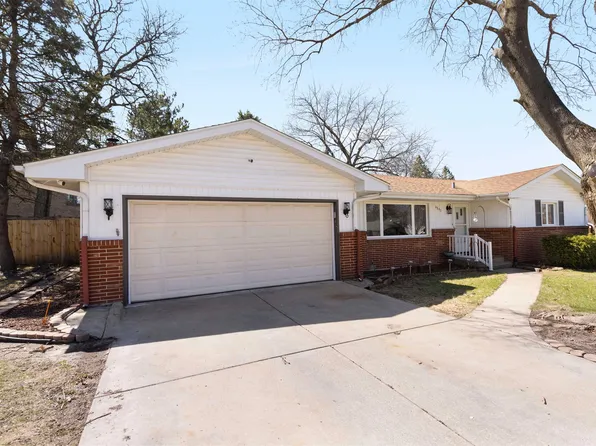 4893 Braewild Rd, Rockford, IL 61107