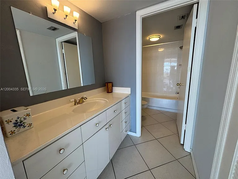 18041 Biscayne Blvd #1603 — Photo 20