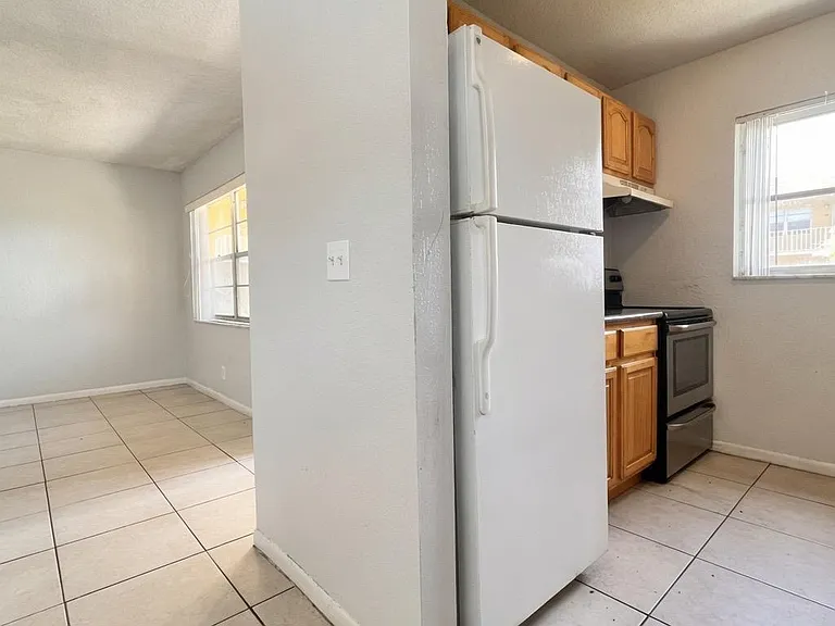 200 Croton Ave #111 — Photo 5