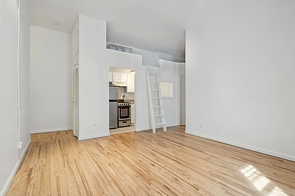 Rented by Oxford Property Group | media 7