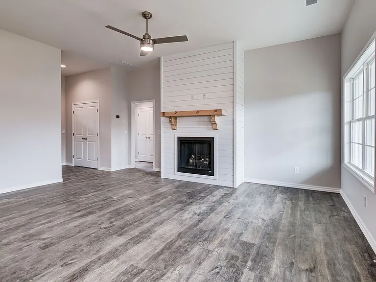 922 S Pindall Ln — Photo 31