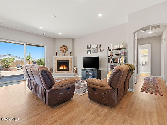 4th image of 5399 N Evans Way