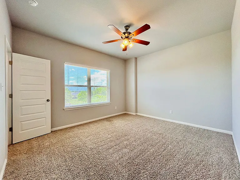 1156 Capra Ln — Photo 3