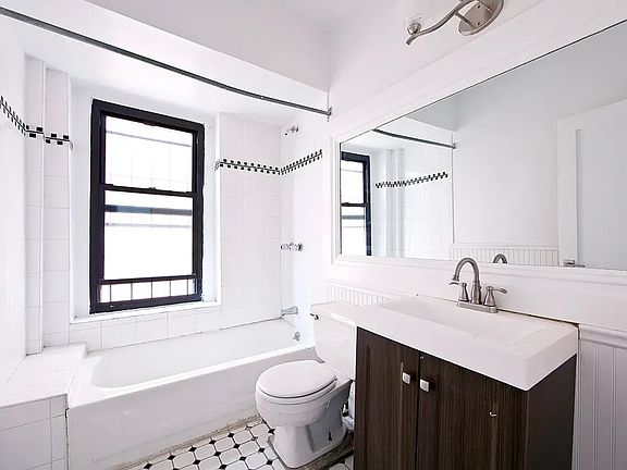4th image of 106 Ridge St #C4