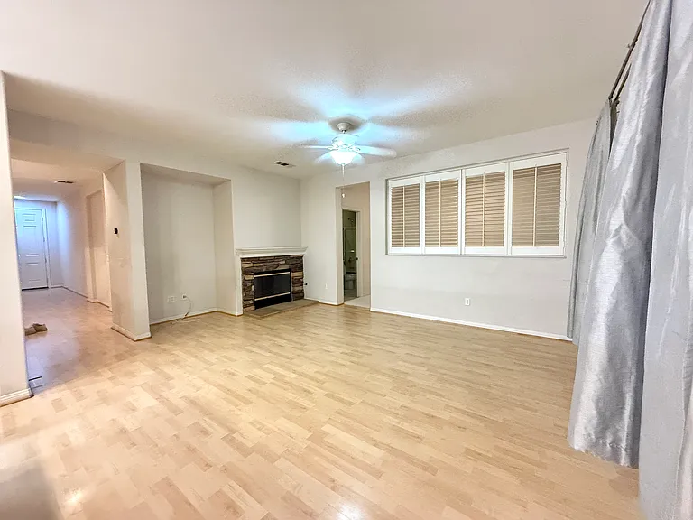 2951 Sycamore Ln — Photo 8