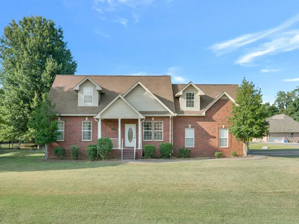 303 Fieldstone Dr, White House, TN 37188