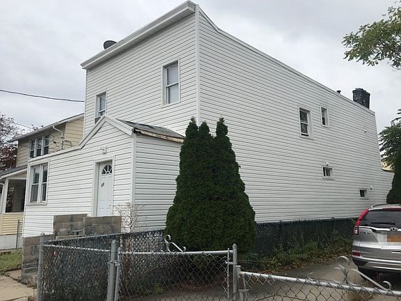 4th image of 11 Gotham Ave