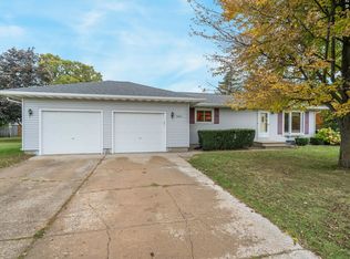 3945 Nielsen Dr, Oshkosh, WI 54901