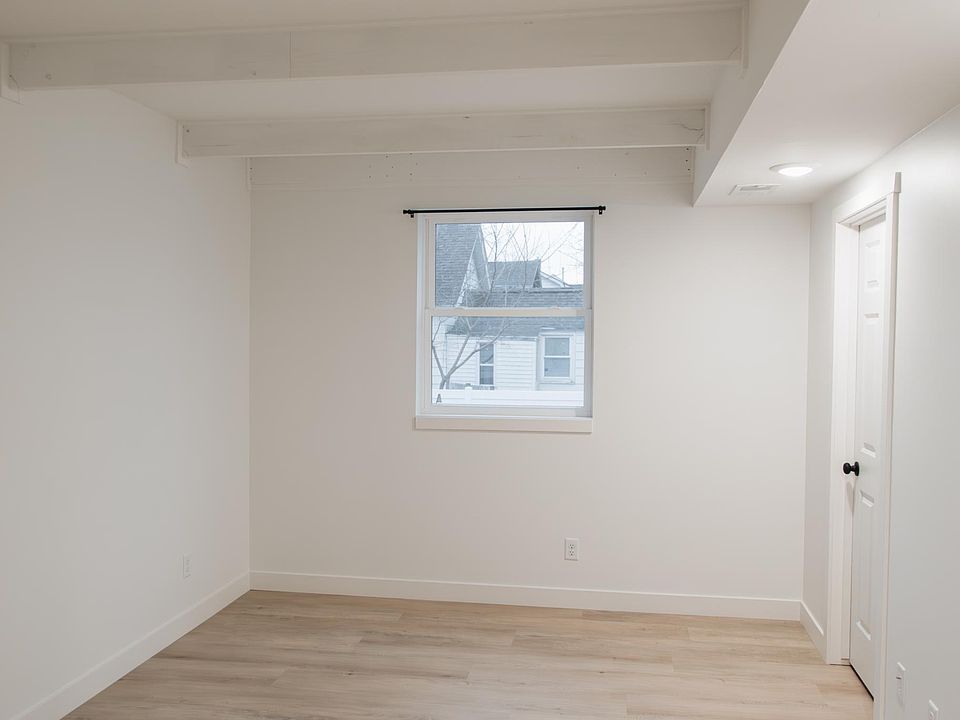 173 W 20th St Holland MI Zillow