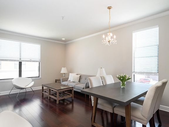 4th image of 1001 Laurel St Unit 201