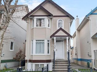 12625 Hampton Ct, Surrey, BC V3W 1N2