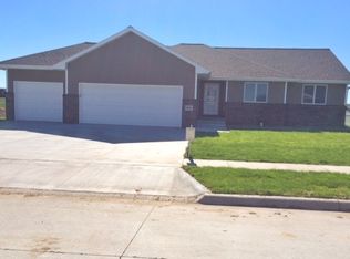 6006 Avenue U, Kearney, NE 68847