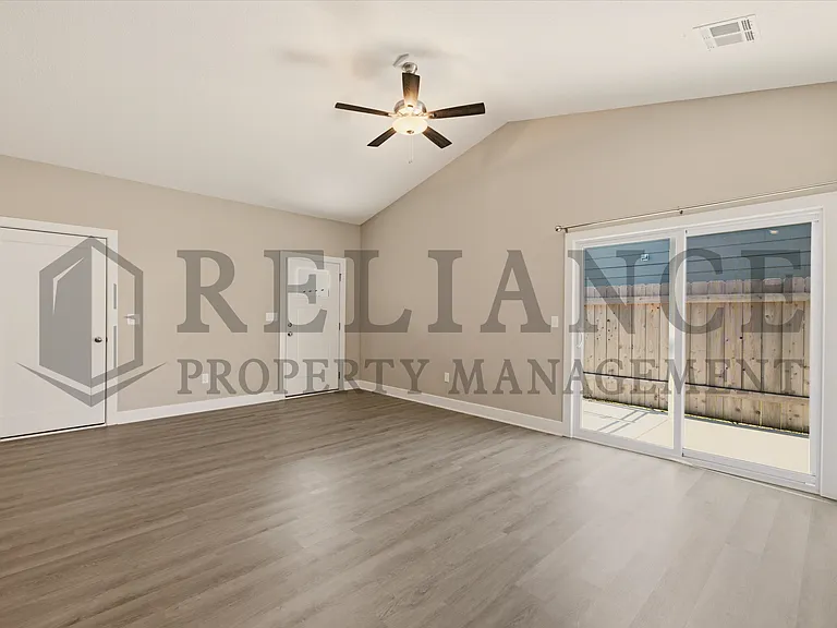 2755 S Greenleaf St — Photo 13