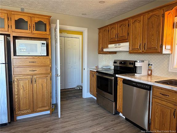 3rd image of 104 Mathieu St