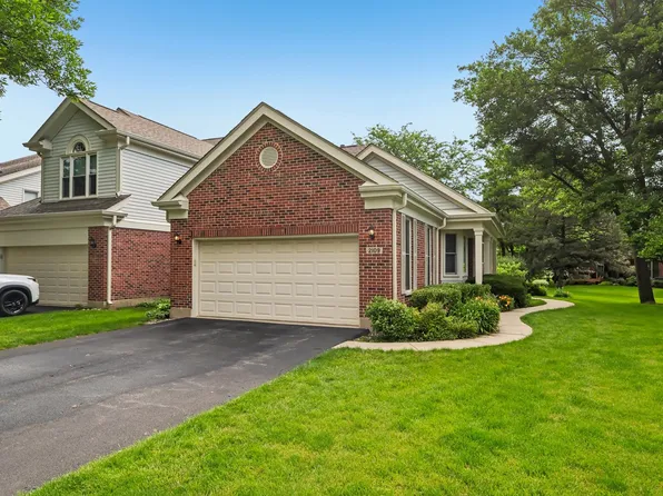 2109 Charter Point Dr, Arlington Heights, IL 60004