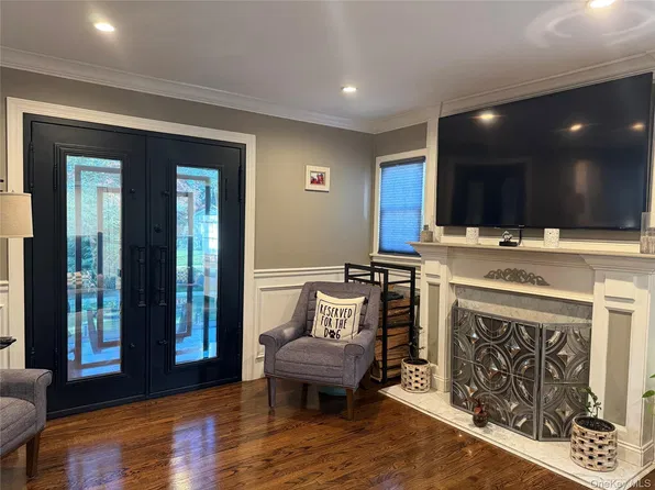 12 Cottage Place, Hempstead, NY 11550