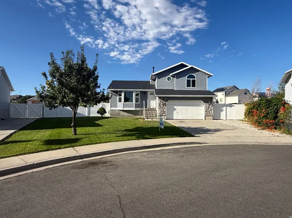 5953 W Cape Cod Dr, West Valley City, UT 84128