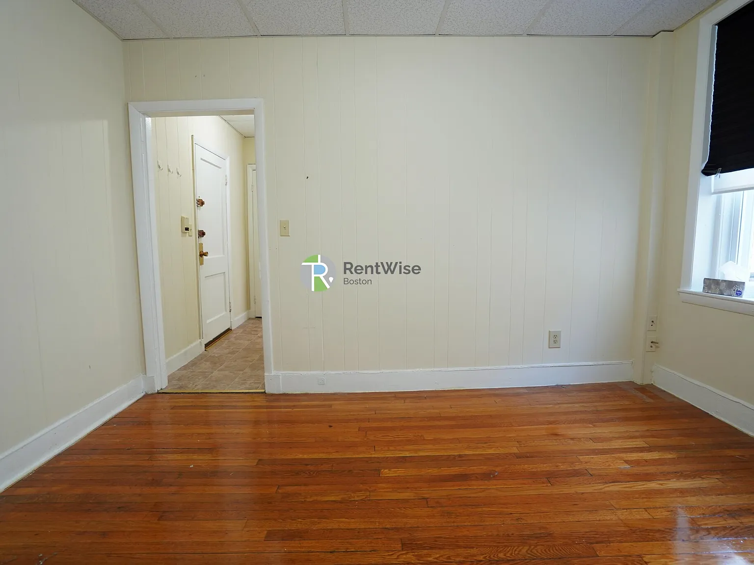 Studio, 325 sqft, $1,995 — Photo 4