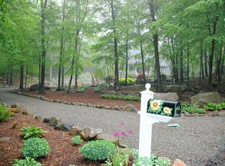 10 Split Rock Rd, Mahwah, NJ 07430