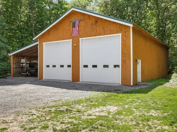 11 Longwood Dr, Lunenburg, MA 01462