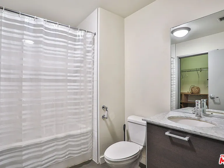645 W 9th St #201 — Photo 26