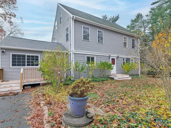 2 Diamond Ave, Lakeville, MA 02347