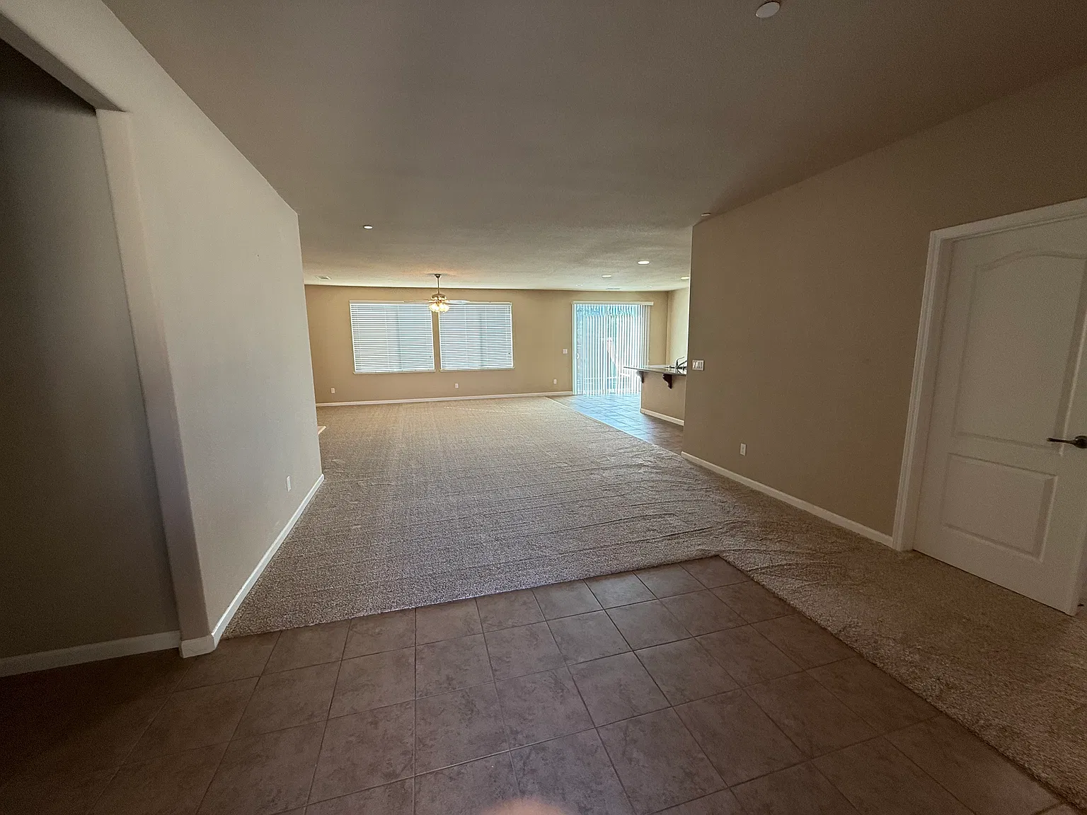 4 bed, 2462 sqft, $3,000 — Photo 3