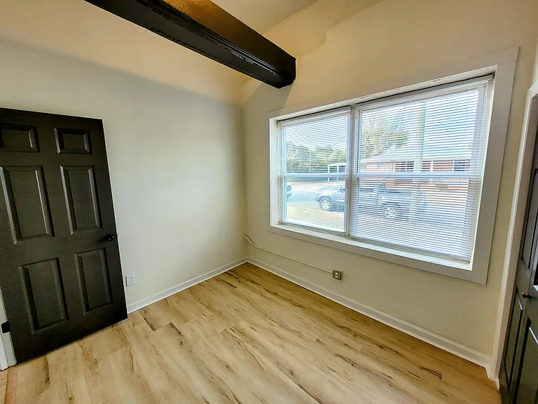828 Campbell St — Photo 25