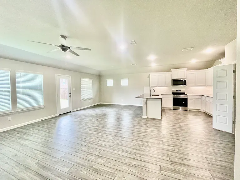 525 Ardsley Ln — Photo 31
