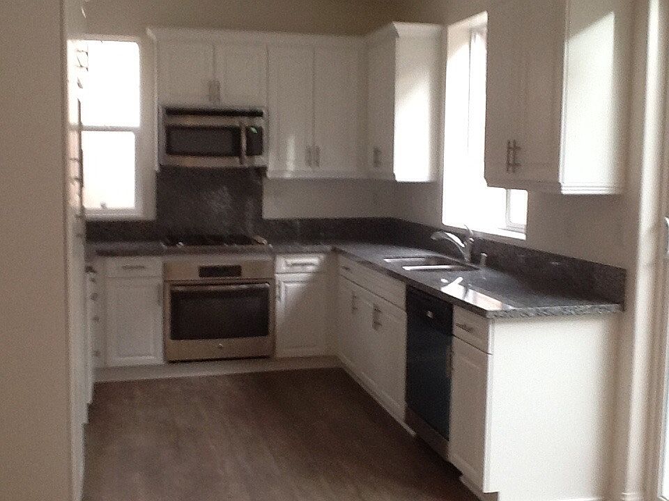 1st image of 733 Huron Pl