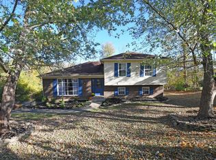 19808 Elm Dr, Lawrenceburg, IN 47025