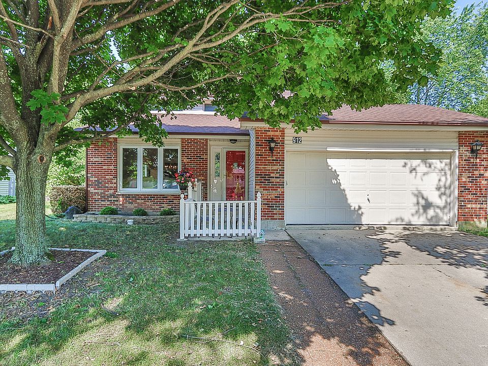 1st image of 912 Apple Dr